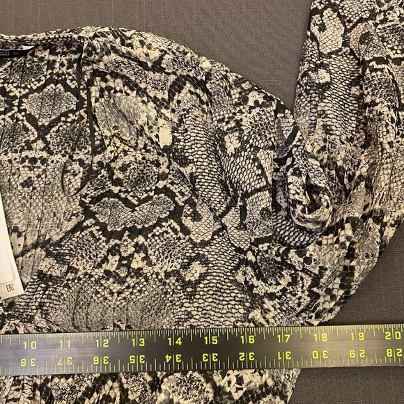 Zara Women's Printed Shirt Long Sleeves V-Neck Side Zip Closure Size XS NWT $47 - Picture 9 of 15